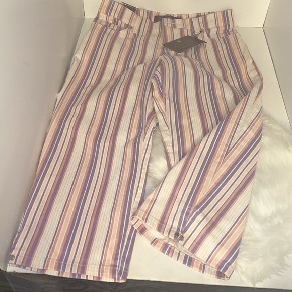 GLORIA VANDERBILT Amanda Capri SIZE 6Ribbon Pink Stripe Cropped Denim Pant NWT - Picture 4 of 8